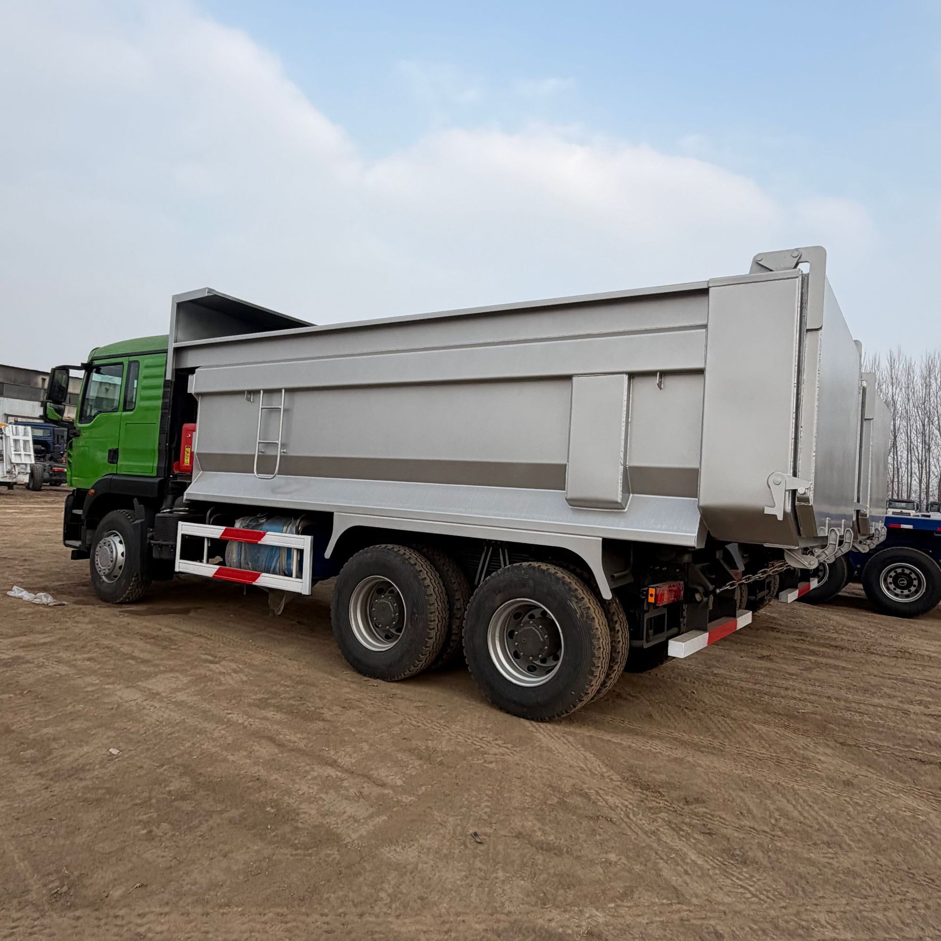 Howo 440 Horsepower Howo Shandeka Tx Rear Eight-Wheel 6X4 Engineering Dump Truck Construction Waste Rear-Dump Dump Truck
