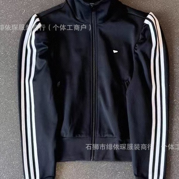 Three-stripe short sweatshirt jacket for women, 2026 new spring and autumn baseball jacket, early autumn sports wear