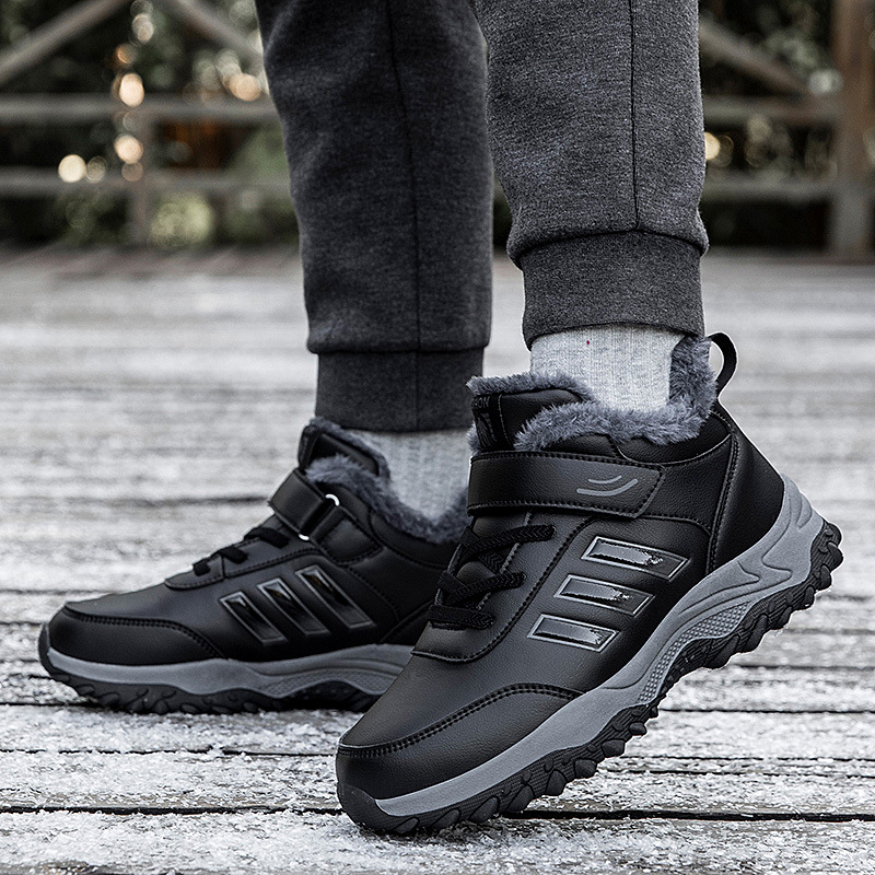Cabello transfronterizo en invierno con zapatos de algodón de terciopelo, zapatos para ancianos, zapatos para mujeres al aire libre, zapatos para madres, zapatos de cuero, zapatos para padres y zapatos para caminar.