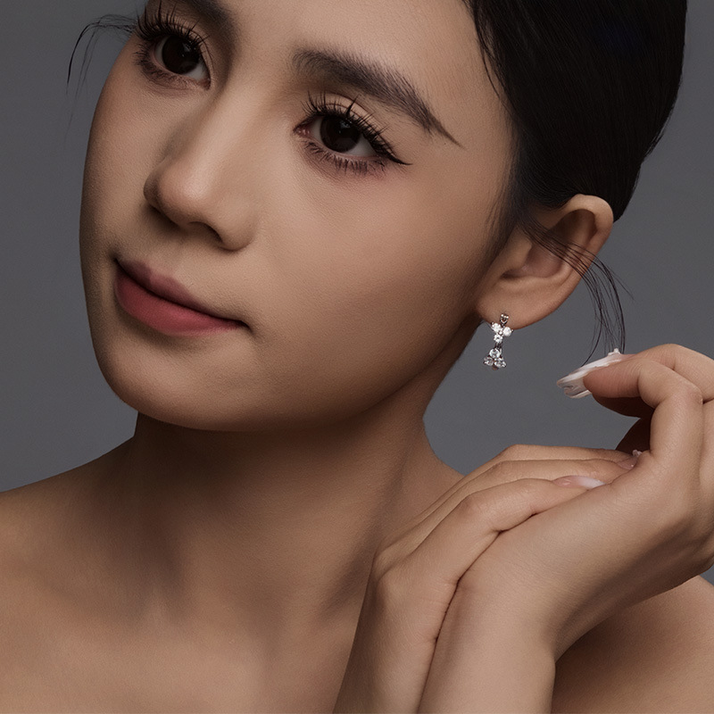 Xuping Europa y los Estados Unidos moda delicada flor aretes de diamantes aleación galvanizado ligero de lujo aretes de alta sensación aretes