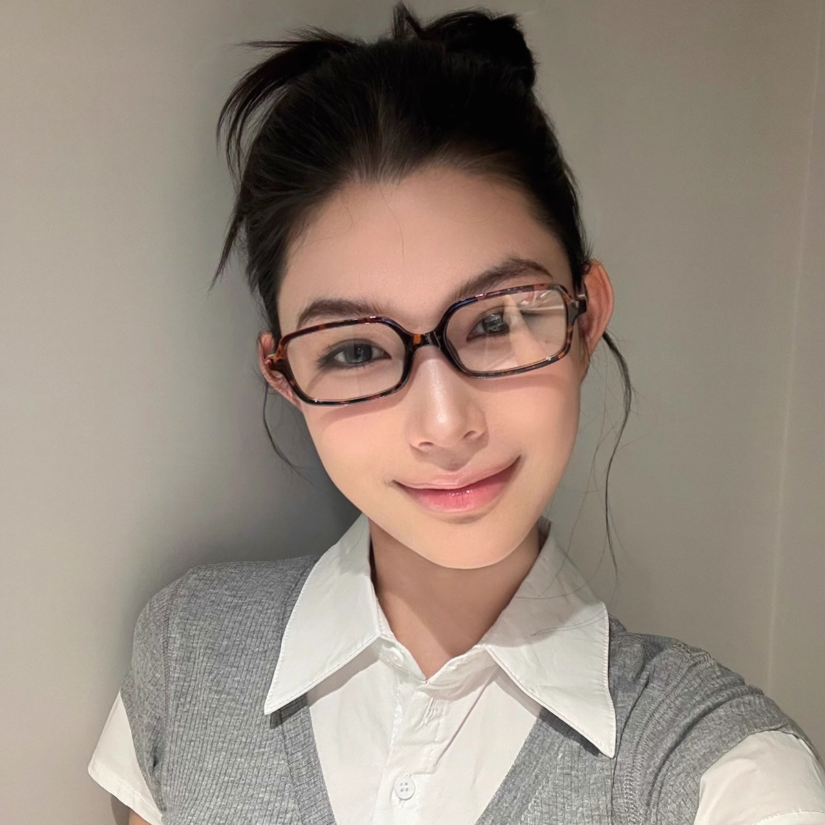 2025 nueva versión coreana transfronteriza de gafas antiazules de montura cuadrada pequeña para hombres y mujeres pueden equiparse con gafas de montura de miopía Glasses