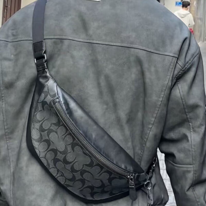 2025 Outlet New Men's Waist Bag European and American Retro Classic Logo Presbyopia Warren Chest Bag Crossbody Bag 7877
