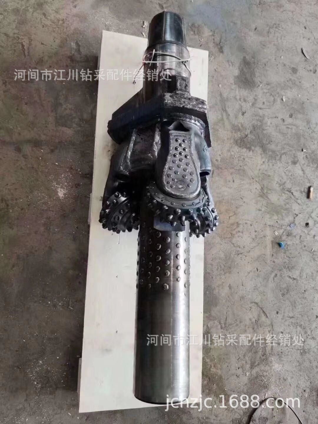 岩石扩孔器  非开挖钻头  非开挖牙轮导向钻头  泥浆马达  碳棒仓