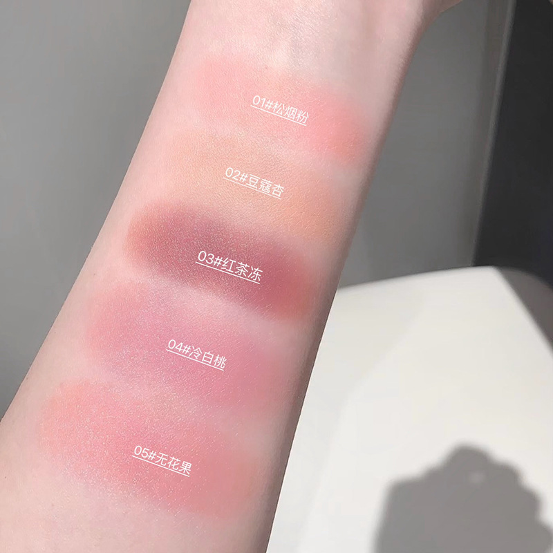 Gege oso suave niebla color blush bar baja saturación coreana maquillaje desarrollo color blush fábrica al por mayor