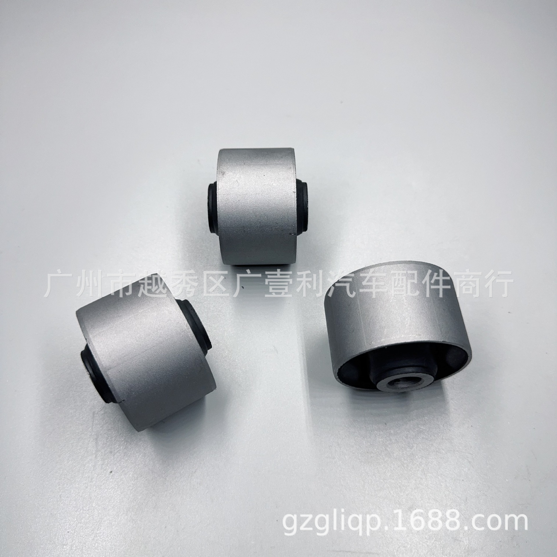 Applicable to 48725-0R010 48702-42010 RAV4 ACA33 ASA44 rear lower arm large rubber sleeve