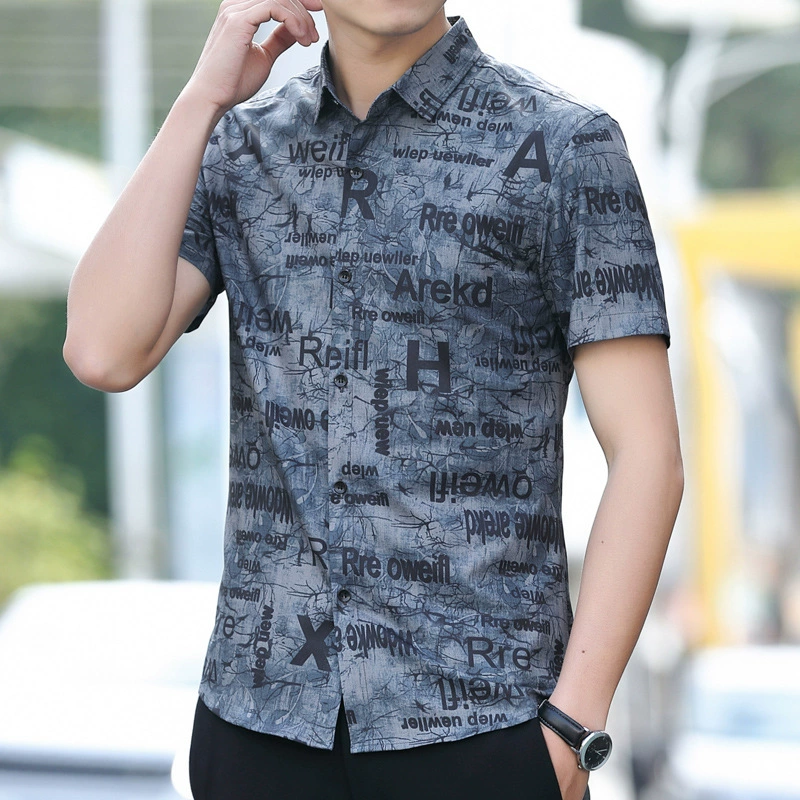 Летняя мужская рубашка с коротким рукавом 2025 года, корейский стиль, модная, стройнящая, стильная, цветочный топ, тонкая, прохладная, из ледяного шелка, рубашка с коротким рукавом.