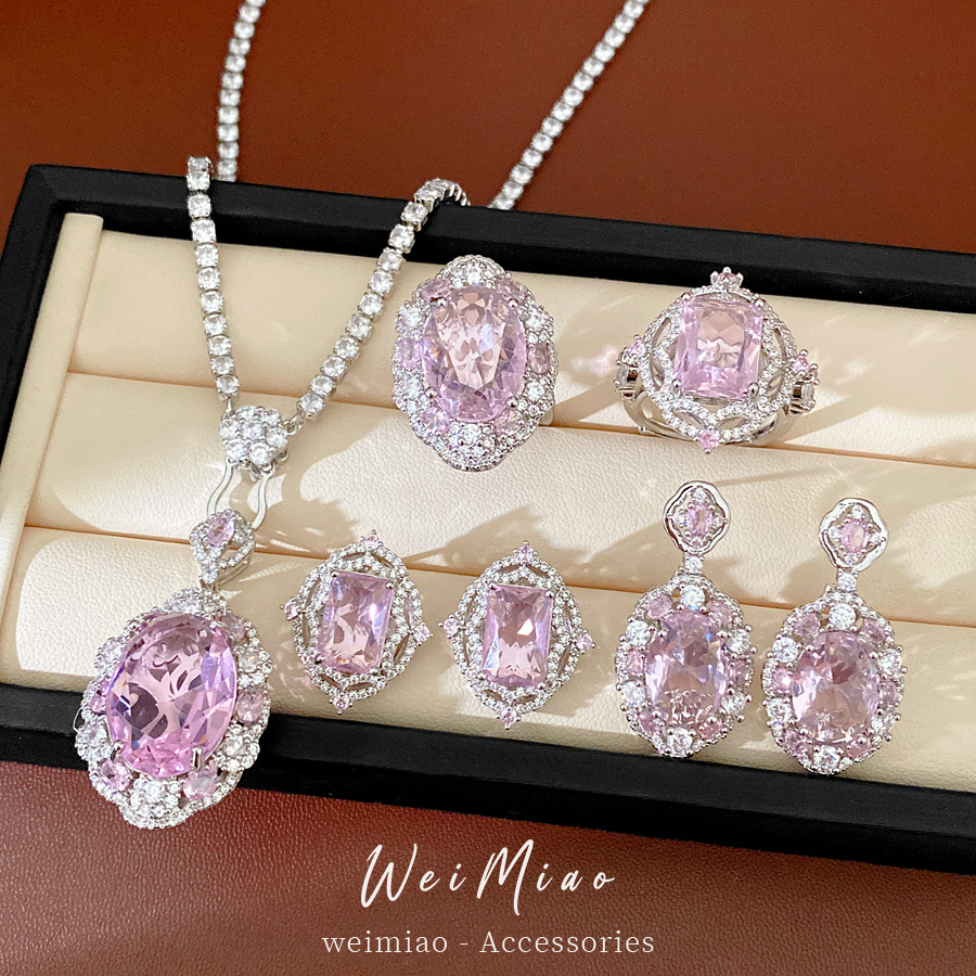 Collar oval de zircón rosa lujo ligero nicho cerradura palacio estilo delicado temperamento conjunto de joyas al por mayor