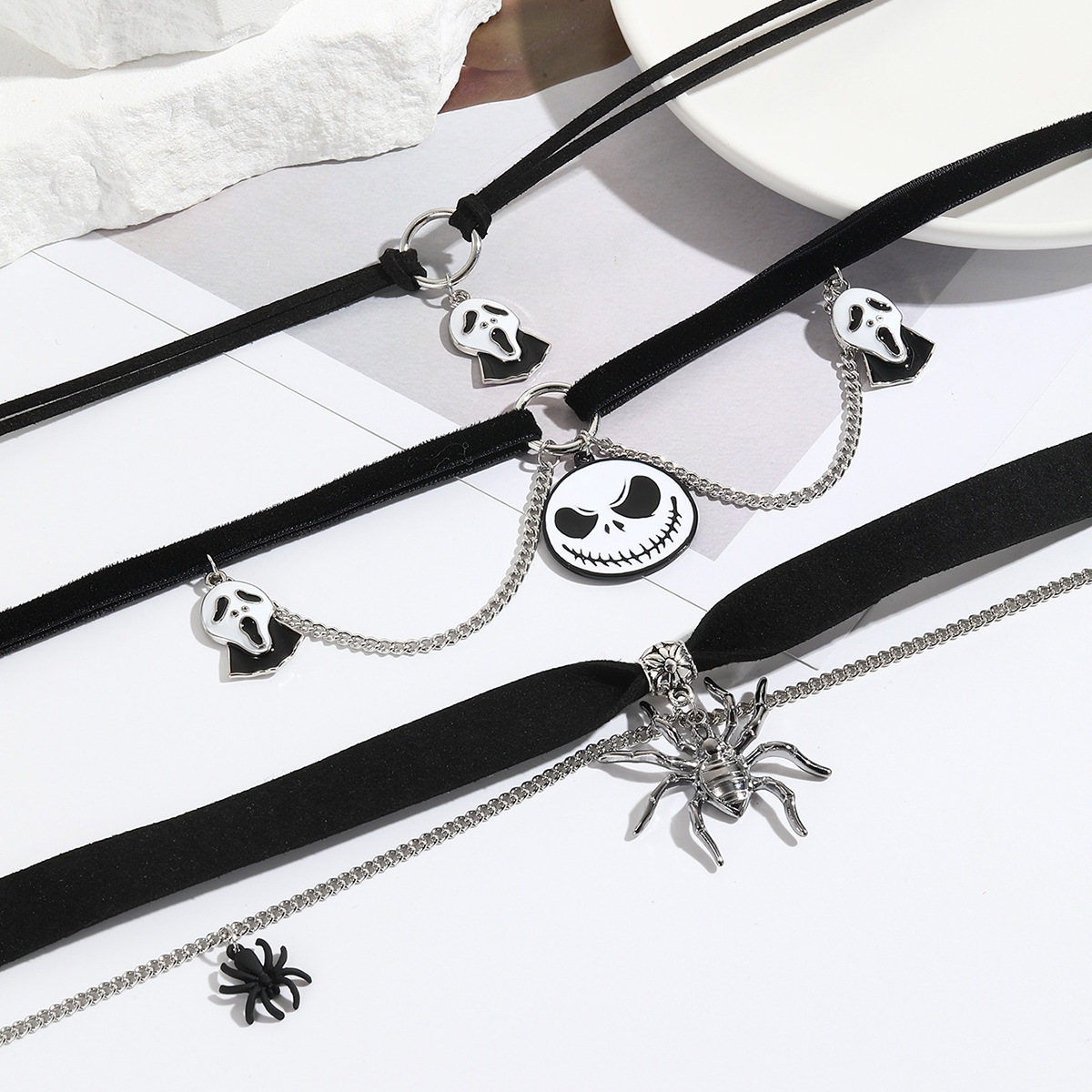 11g Weight Zinc Alloy Pendant Material Pendant Necklace Classification Seed Bead Chain Material 1 Piece Quantity Festival, Street Occasion Zinc alloy Material Halloween Festival Pumpkin, ghost, Skull Pattern Unisex Gender Hip-Hop, Streetwear Style Hip-Hop Streetwear Pumpkin Ghost Skull Zinc Alloy Beaded Necklaces Halloween Wholesale 17