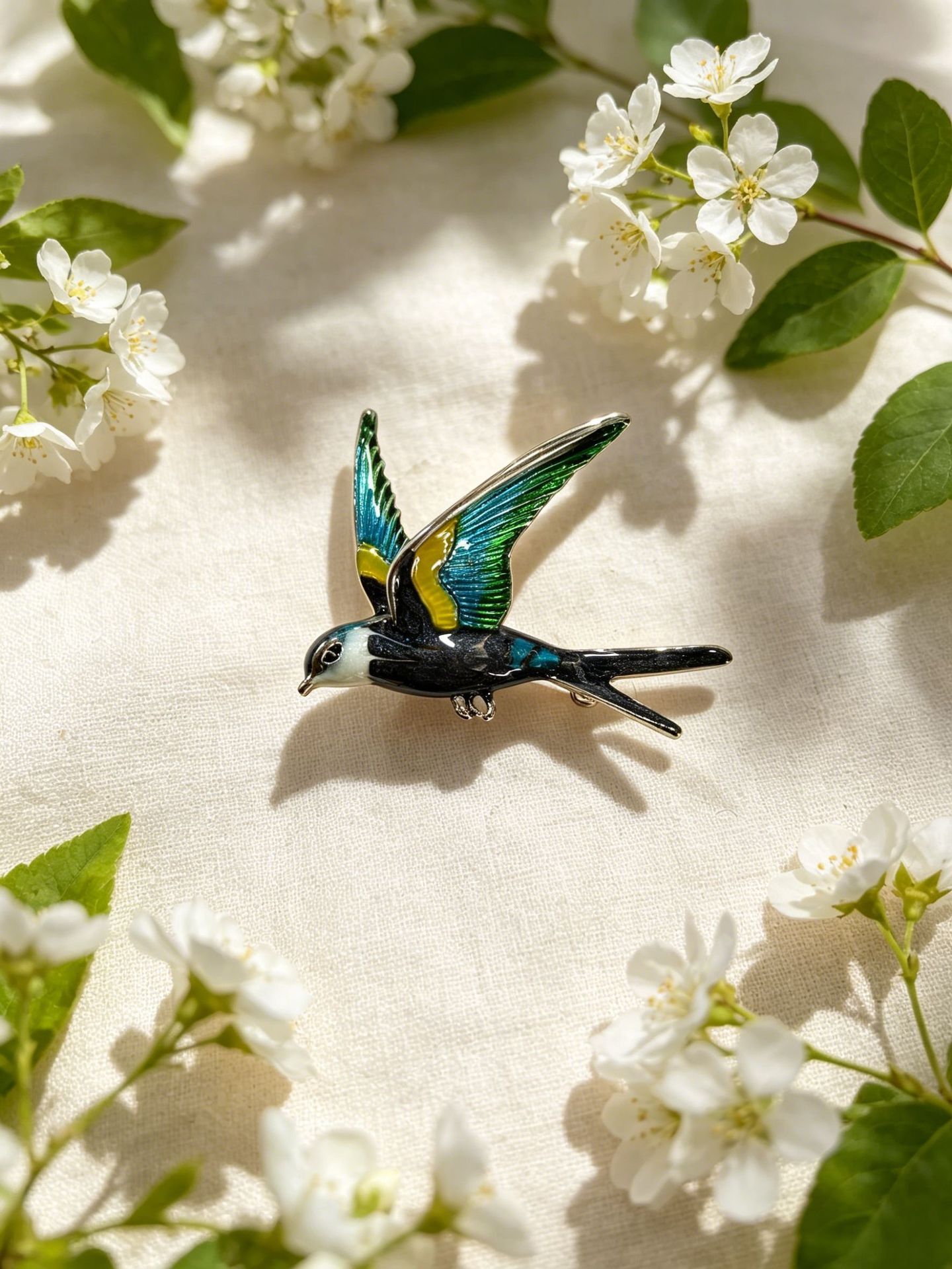 Chinese-Style Retro Enamel Animal Brooch, Elegant and Luxurious Swallow Brooch, Bird Pin, Versatile Clothing Accessory, in Stock