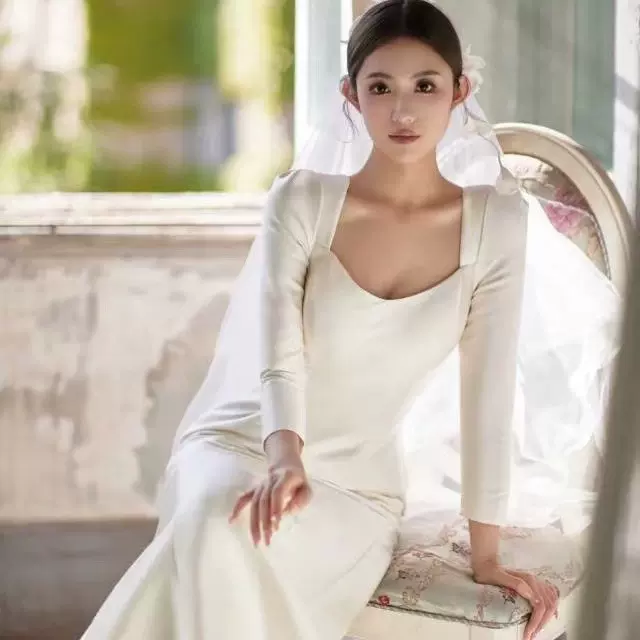 白色缎面轻婚纱长袖遮臂出门纱气质鱼尾轻奢小众新娘结婚礼服