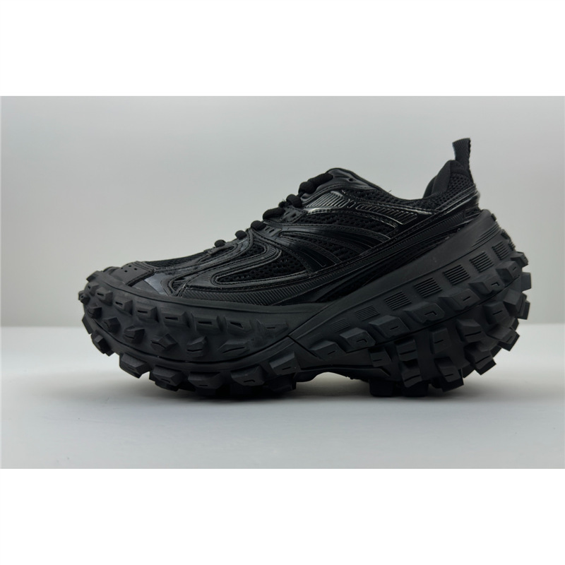 Balenciaga Bouncer Low LED Black 685613-W2RA6-1000