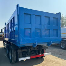 后八轮豪沃自卸车出口 双桥渣土车厢货车 右驾驶舱集装箱后翻车