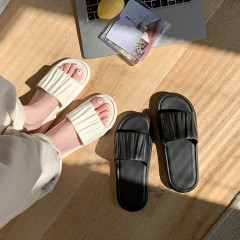 Soft home slippers for women with a sense of stepping on shit, thick-soled home slippers for women, summer outings, student couples, casual sandals for women