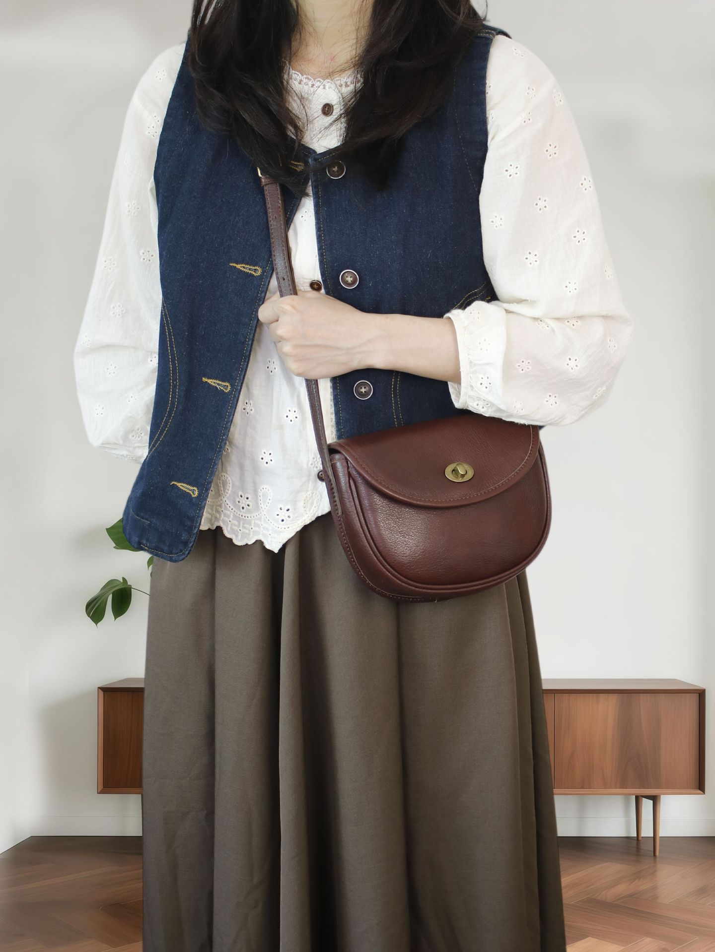 Handmade Retro Minimalist Top Grain Cowhide Mori Style Saddle Small Square Bag Original Women's Soft Leather Shoulder Phone Crossbody Bag - Thumbnail 6