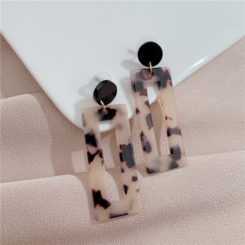 Korea Sexy Acrylic Leopard Print Amber Earrings Pendant Rectangular Hollow Net Red Nightclub Earrings display picture 8