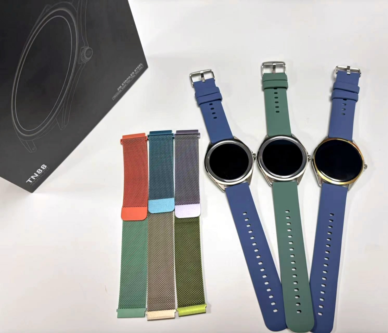 Smartwatch donna elegante con display amoled e cinturino in acciaio_voghion.com