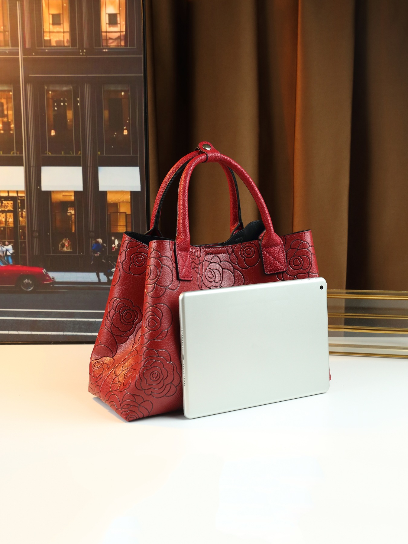 Borsa a secchiello a tracolla con stampa floreale elegante_voghion.com
