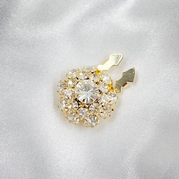 CF08 White diamond buckle on gold background