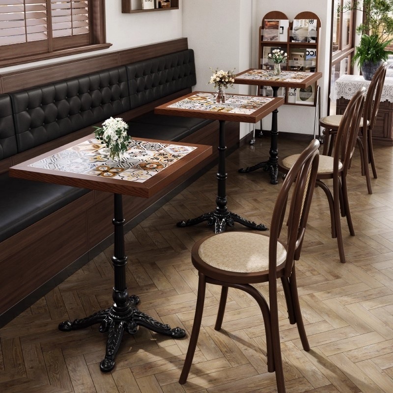 Mesa y silla de cafetería americana retro francesa panadería de comida ligera dulces tienda de azúcar y agua bistrona mesa de madera maciza