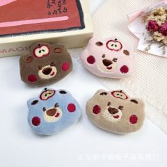 漫画アップルベアぬいぐるみアクセサリーサッシベアヘッド人形ペンダントブローチジュエリーヘアアクセサリー衣類アクセサリー