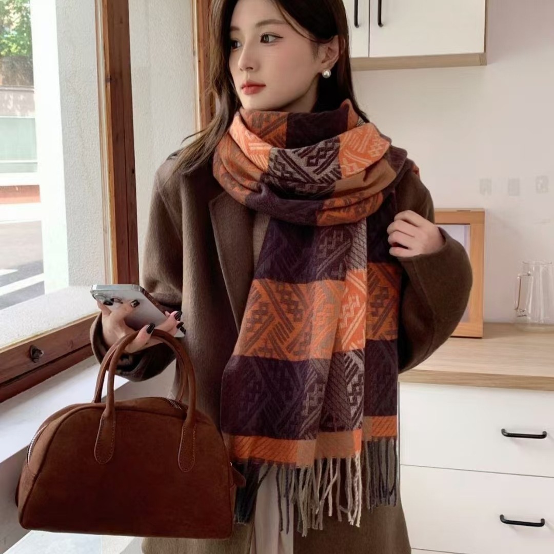 Nueva bufandas de invierno coreana de color imitación de cachemira gruesa manteniendo el calentamiento del chal de cuadrilátero de doble propósito de pareja retro buñuelo