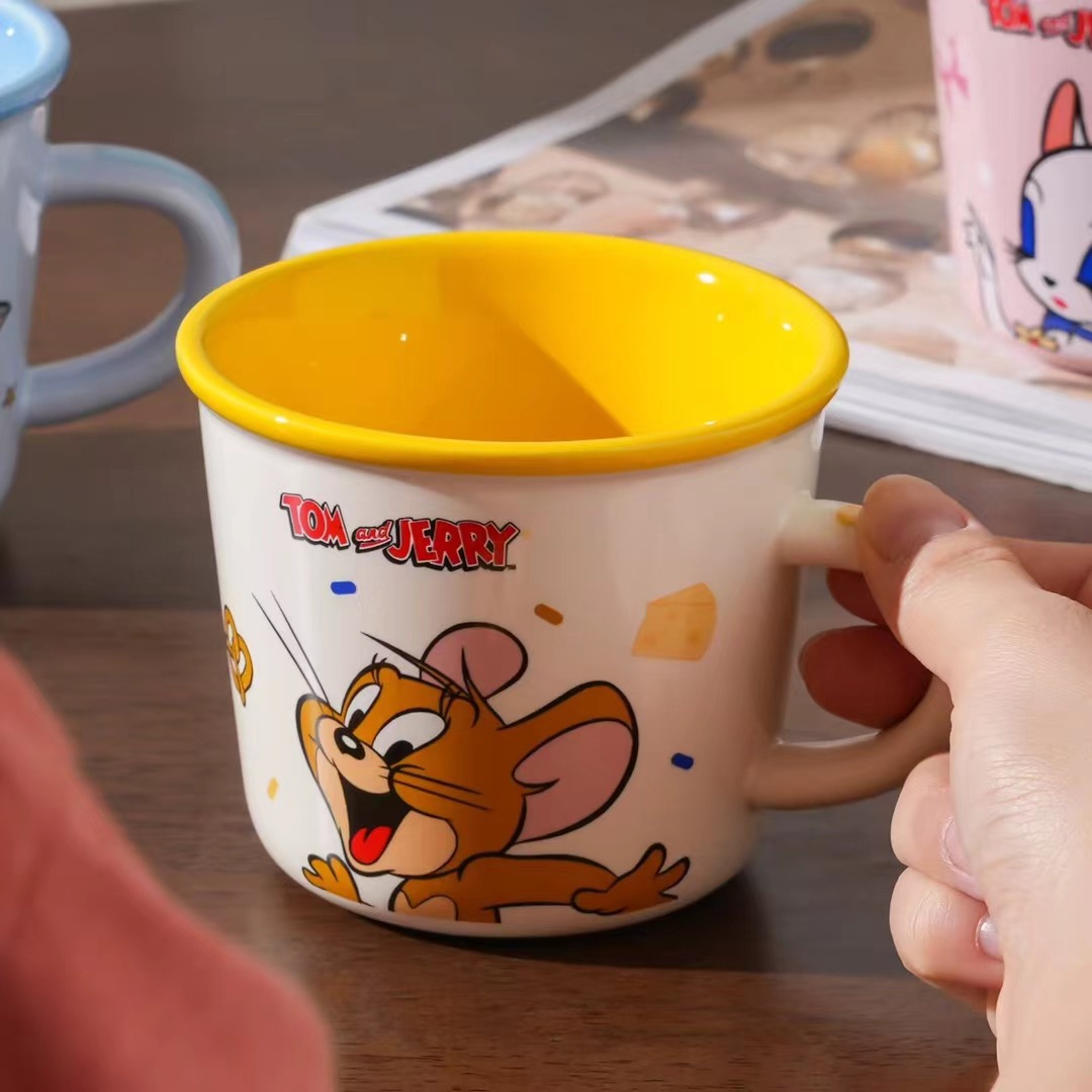 Gato y ratón de dibujos animados taza de desayuno personalidad encantadora taza de cerámica alta visualización taza de regalo de mano taza de regalo