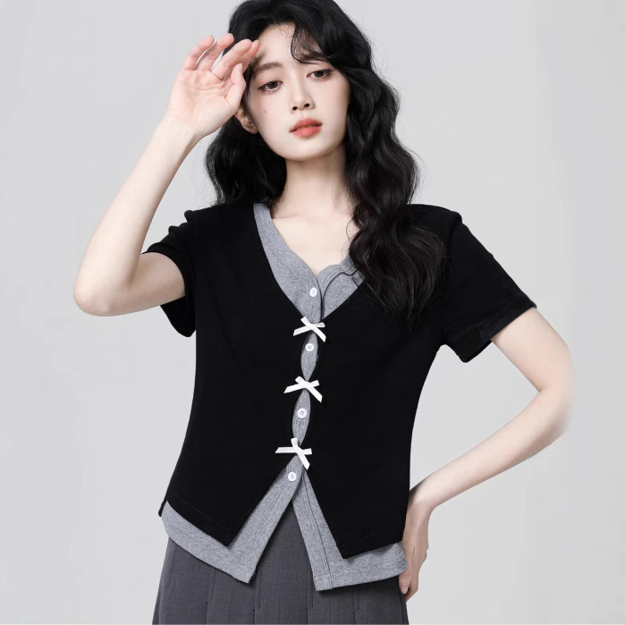 White-collar Elegant Fashion Fake Two-piece Contrast Color Bow V-neck Short-sleeved T-shirt Women's Summer Contrast Color Stitching Design Sense Slim White-collar Elegant Fashion Fake Two-piece Contrast Color Bow V-neck Short-sleeved T-shirt Women's Summer Contrast Color Stitching Design Sense Slim
