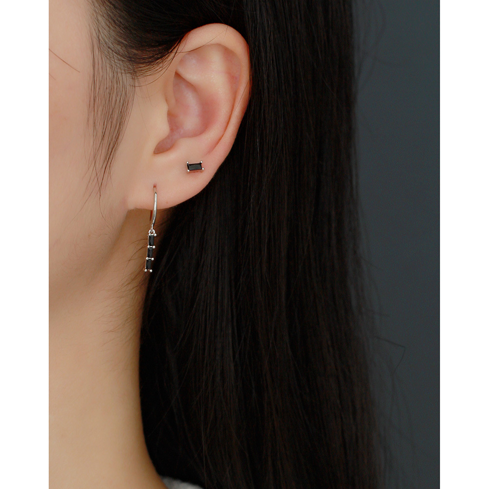 5g Weight 0.03µm Gold Plating Thickness Electroplating Gold Plating Process 925 Sterling Silver Ear Needle Material 18K Real Gold Plated, Platinum Plated Plating Material Zircon Inlay Material Drop Earrings Classification 1 Pair Quantity Daily Occasion 925 Sterling Silver Material Geometric Pattern Women's Gender Simple Style, Shiny Style Inlay Craft 1 Pair 925 Sterling Silver Zircon Geometric Drop Earrings 5