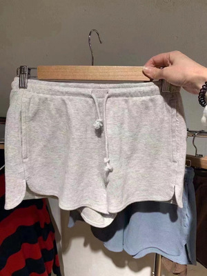 회색