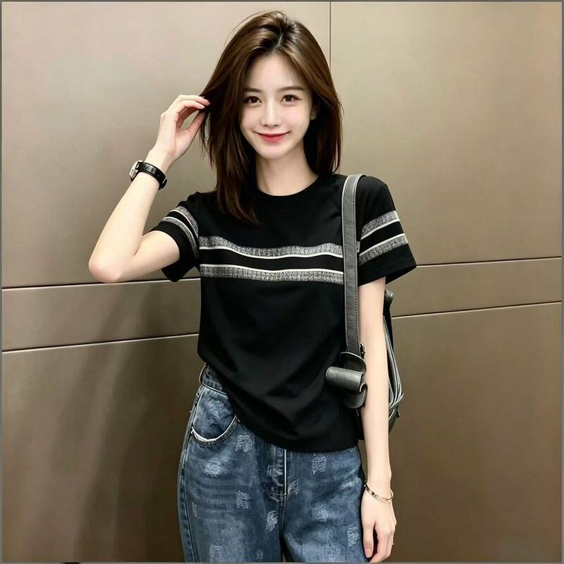 Versatile trendy women's clothing, regular shoulder short-sleeve T-shirt, new summer style, slimming, elegant, age-reducing top for mothers Versatile trendy women's clothing, regular shoulder short-sleeve T-shirt, new summer style, slimming, elegant, age-reducing top for mothers