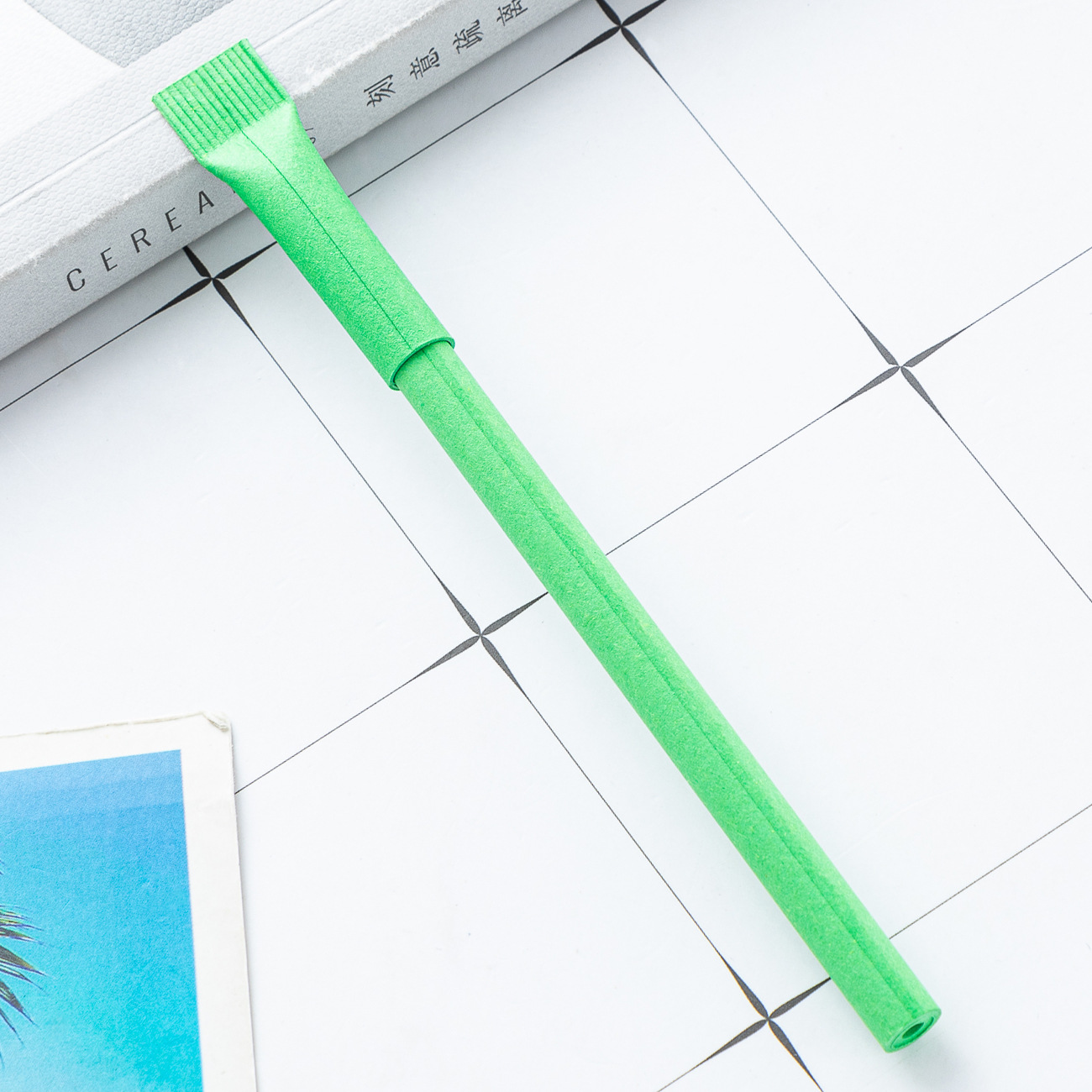 Tubo de papel lápiz de bola impresa logotipo simple lápiz de papel kraft lápiz de tubo de papel lápiz de caramelo creativo lápiz de tubo de papel