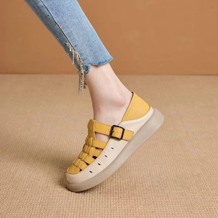 Baquete hueco una hebilla sandalias para mujeres 2024 verano nuevo agujero casual zapatos de cuero transpirables zapatos suaves planos