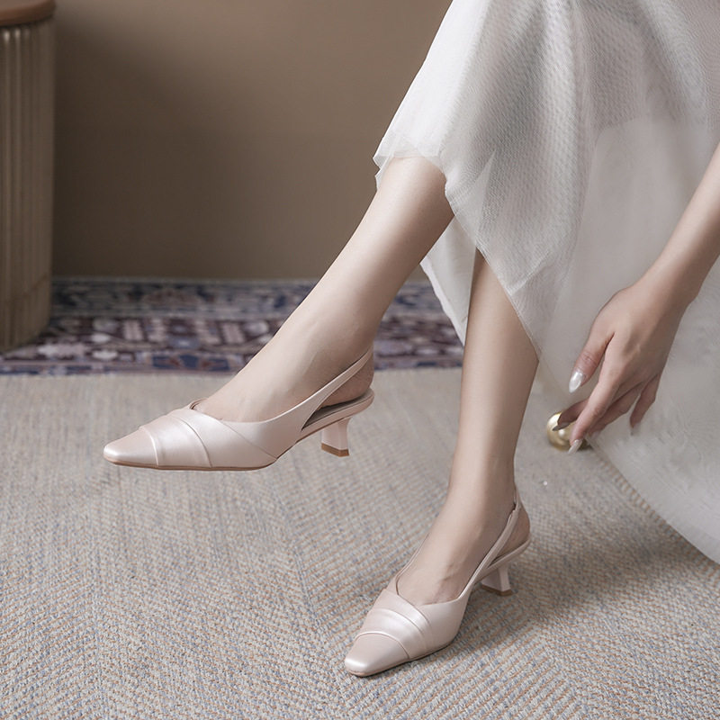 Sandal nữ bít mũi hở gót vải satin mũi vuông gót thấp thanh lịch — Màu bạc, Màu hồng nhạt, Màu trắng ngà