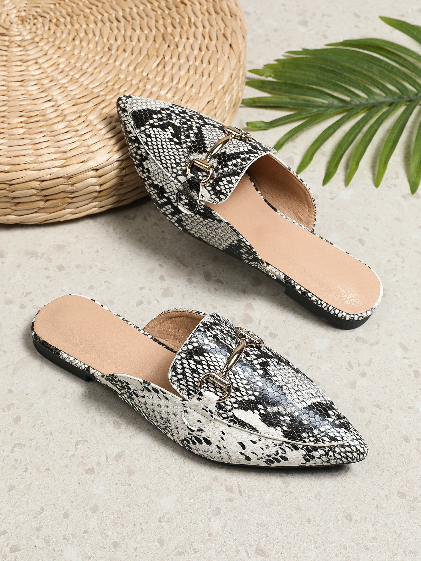 Neue lässige Schlangenmuster-Mode-Einzelschuhe, vielseitig, spitze Zehen, flacher Boden, faule halbe Drag-Außenhandel_voghion.com