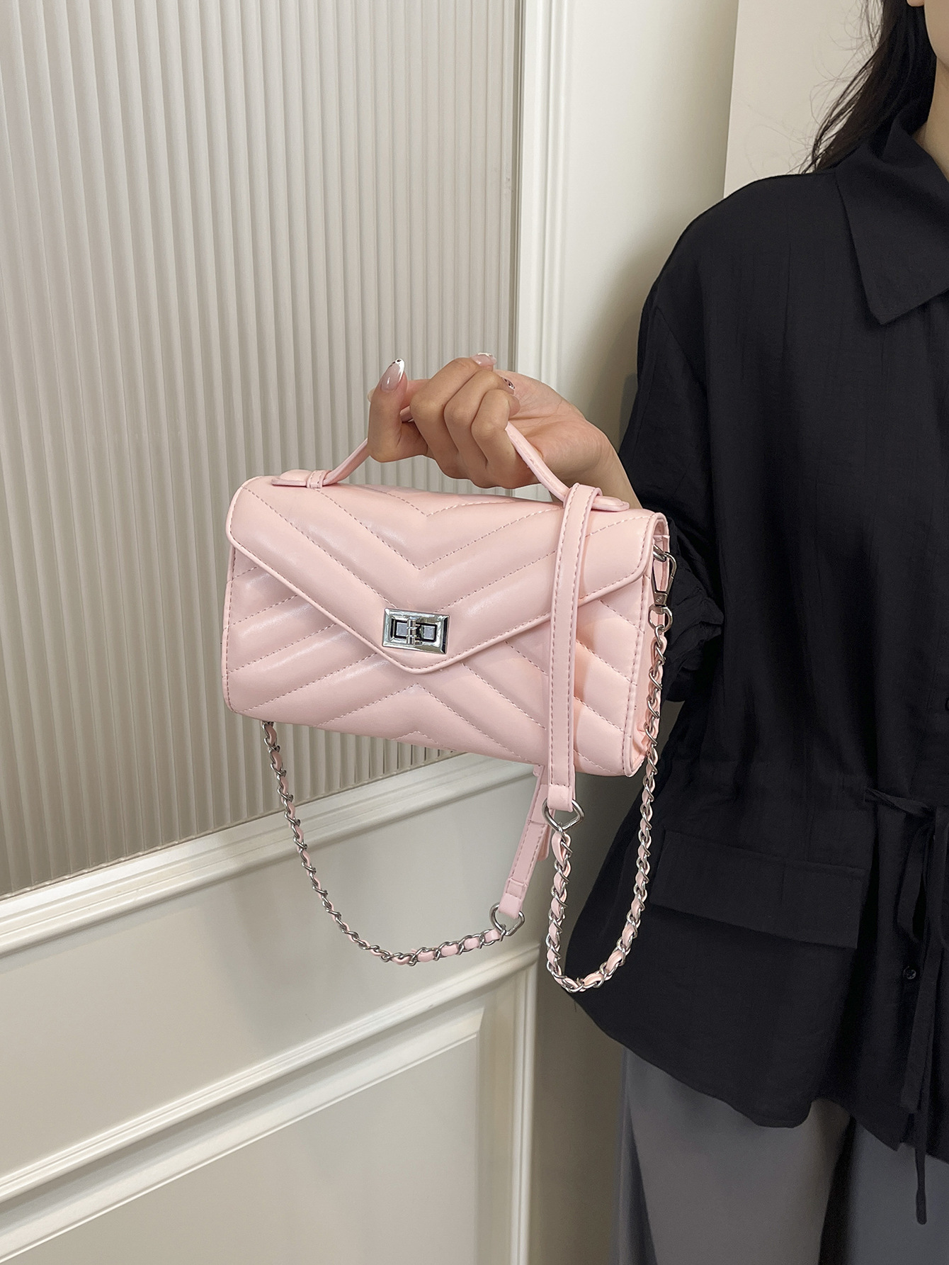 2026 nueva exquisita sensación de alto nivel bolso de cena universal sobre de moda ligero de lujo bolso de cuero puede ser bolso de mano de mujer