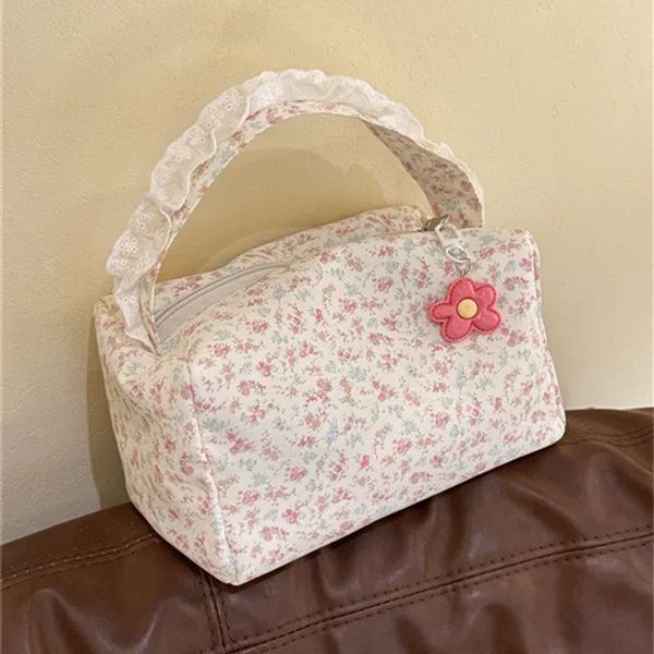 Spring and summer new small floral handbag high-value large-capacity makeup wash bag travel three-dimensional storage bag