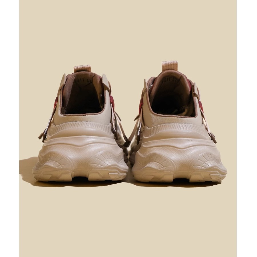 Semi pantuflas Baotou ropa exterior de mujer 2024 primavera y verano nuevo estilo malla transpirable perezoso estilo caliente zapatos casuales de suela gruesa