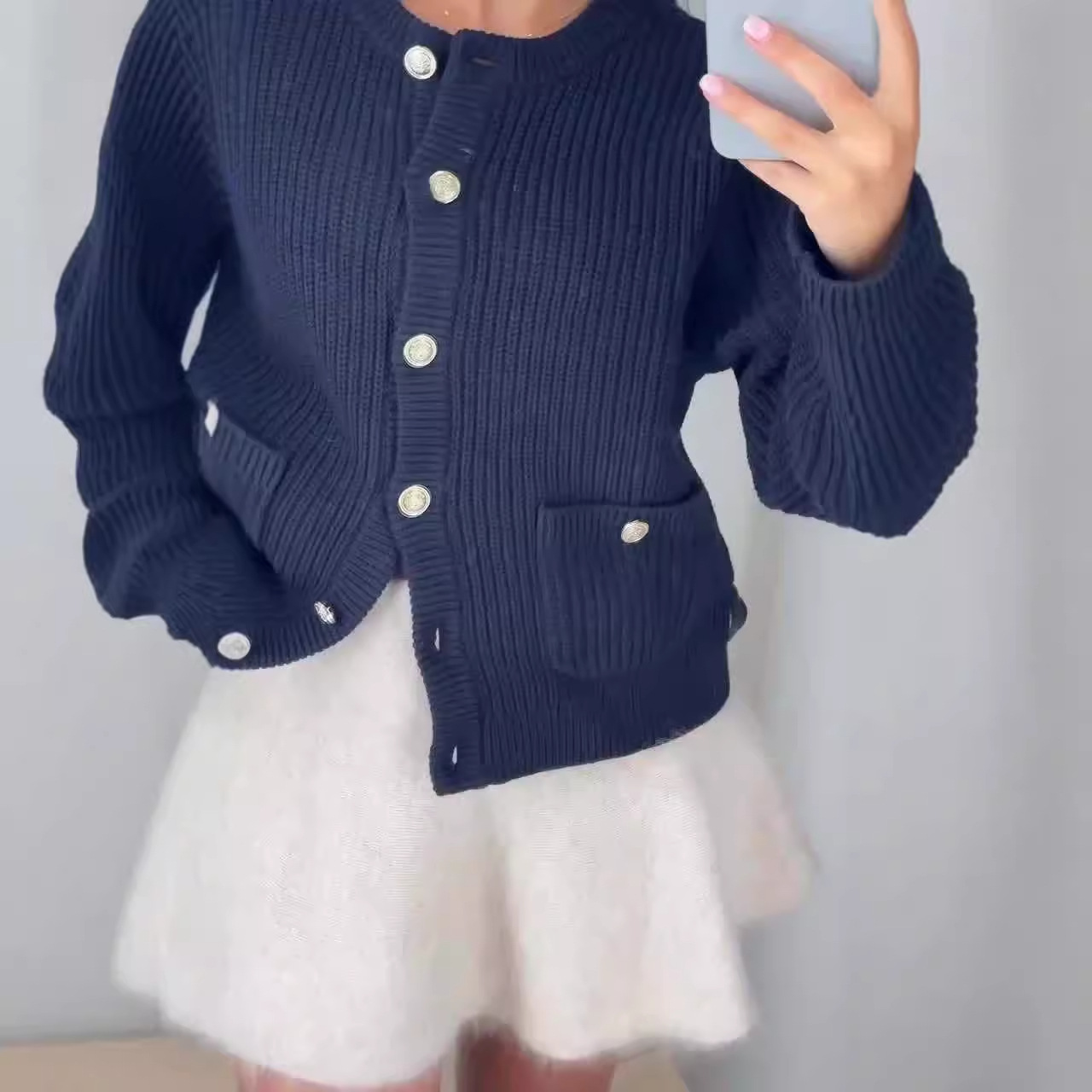 2024 otoño nuevo estilo europeo y americano amazon transfronterizo de mujer de color sólido cuello redondo de botones múltiples chaqueta de jersey delgada image 2
