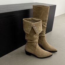 2025设计秋冬绒面软皮尖头粗跟铆钉高筒骑士靴女不过膝中跟长靴女