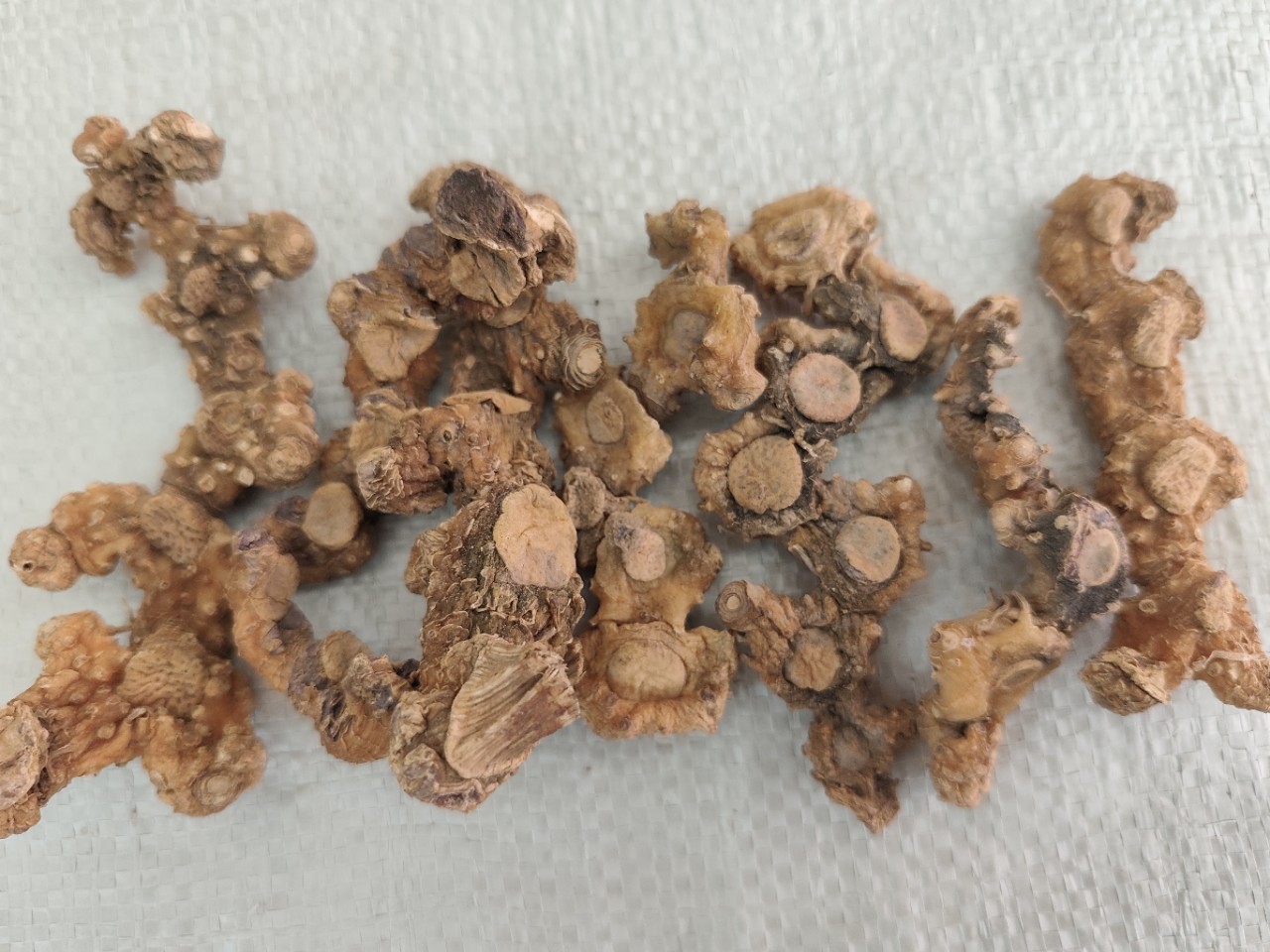 Dried Huangjing Polygonatum Root 500g Guizhou Mountain Herb for Wine Infusion and Cooking specifications