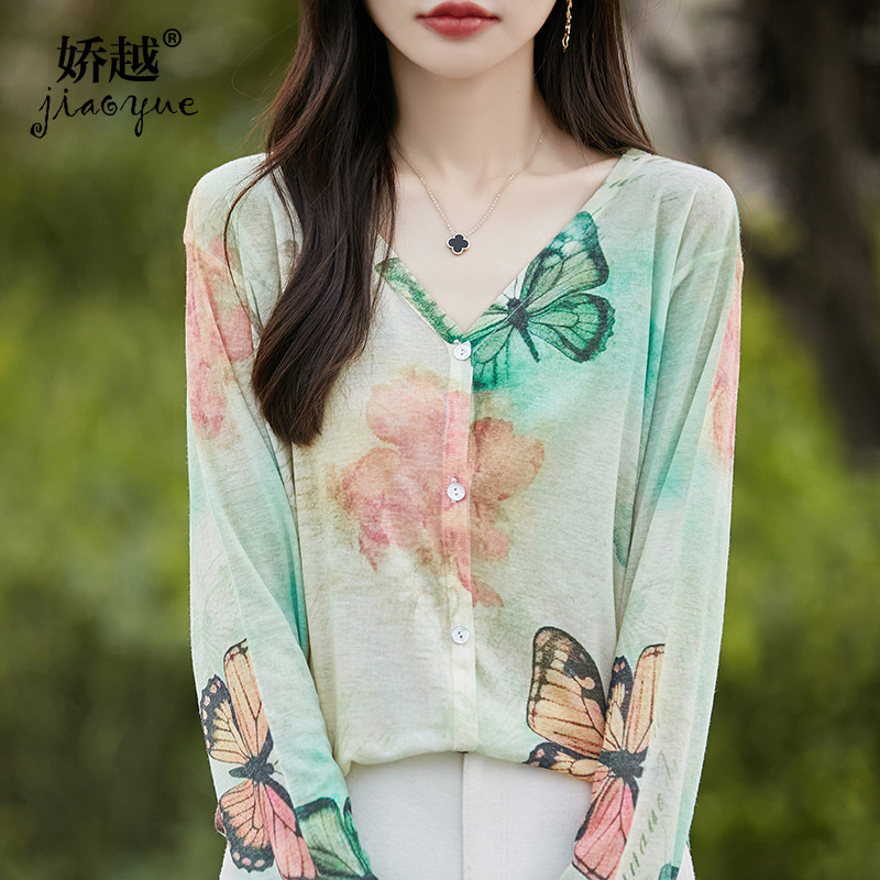 Fine-Spun Water-Soluble Wool Knitwear, Thin Long-Sleeved Bottoming Top, Sun Protection Air-Conditioning Shirt, Loose Printed V Neck Outer Wear