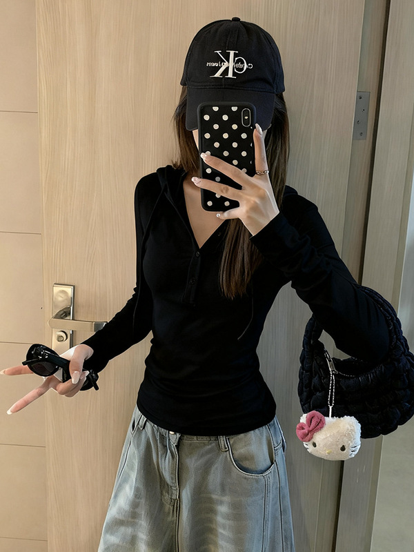 美式辣妹半开V领纽扣连帽长袖t恤女秋季韩系白色修身短款百搭上衣|undefined