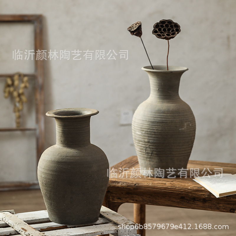 Vaso de cerámica antiguo, decoración residencial, botella de cerámica, botella de cerámica antigua, ornamentación de ramas secas