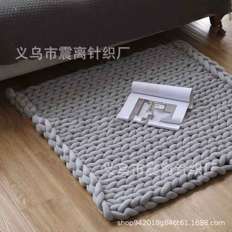 Sofa, knitted duvet for sleep