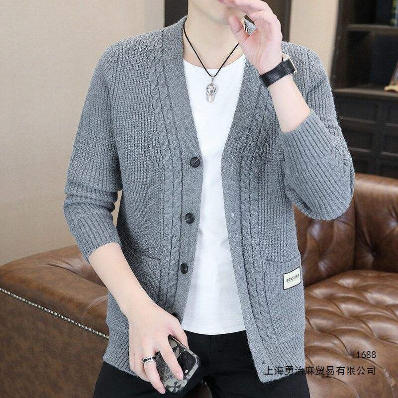 Stylish and trendy Korean-style cardigan sweater for young men, perfect for spring and autumn. A new style of casual knitwear.