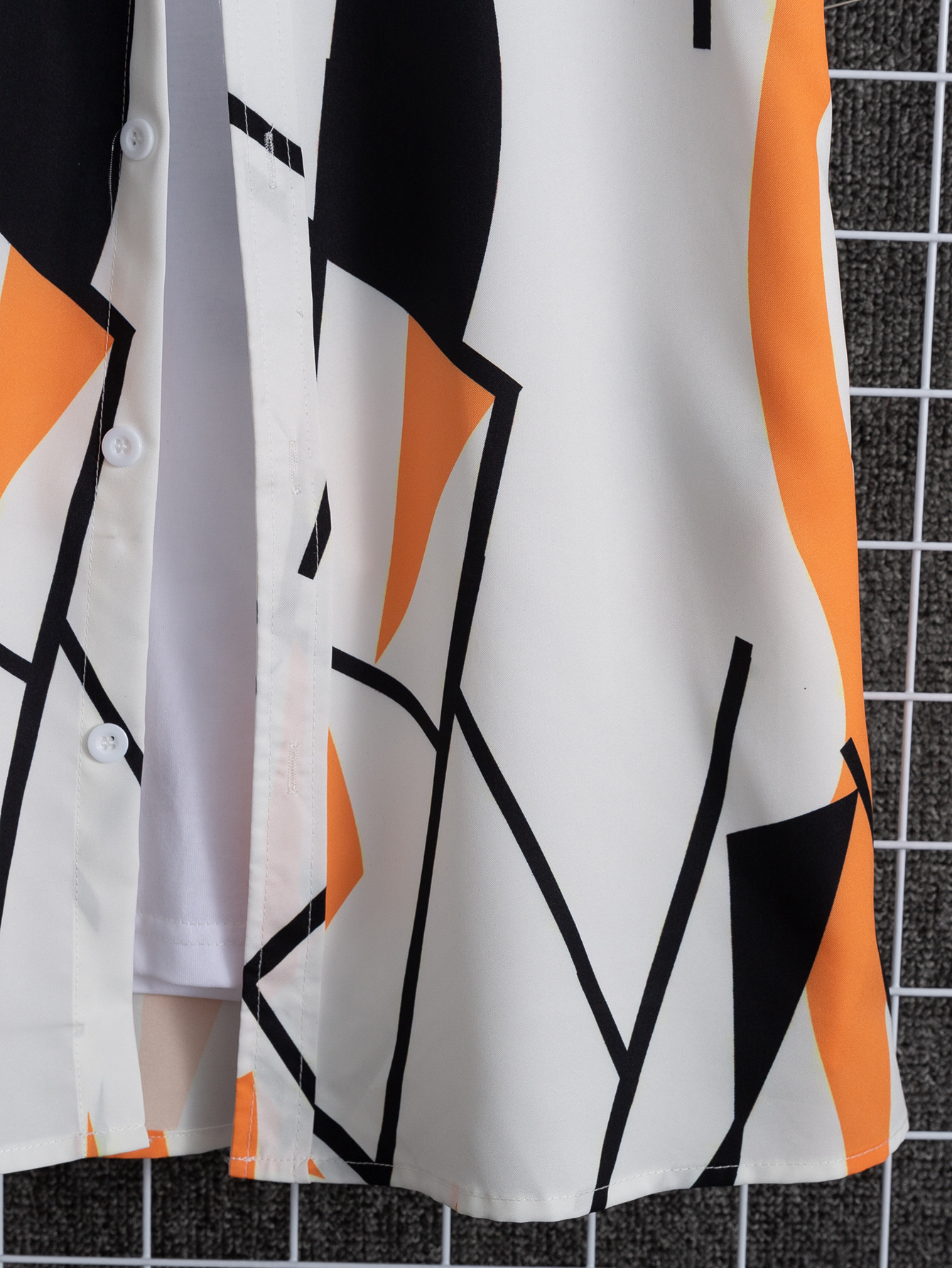 2024 Miesten muoti vapaa-ajan etninen tyyli digitaalinen painettu lyhythihainen paita ei-asentoinen_voghion.com