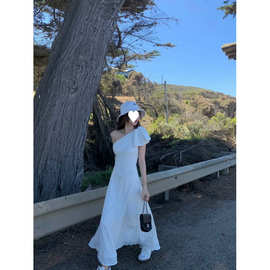 夏季薄百搭斜肩露肩收腰长款波点连衣裙