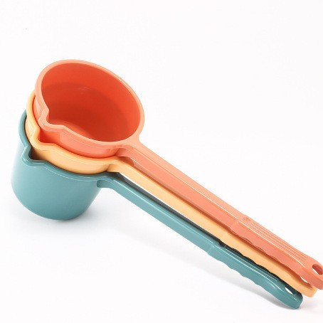 Cucharón de Agua de Mango Largo de PP para Cocina y Baño
