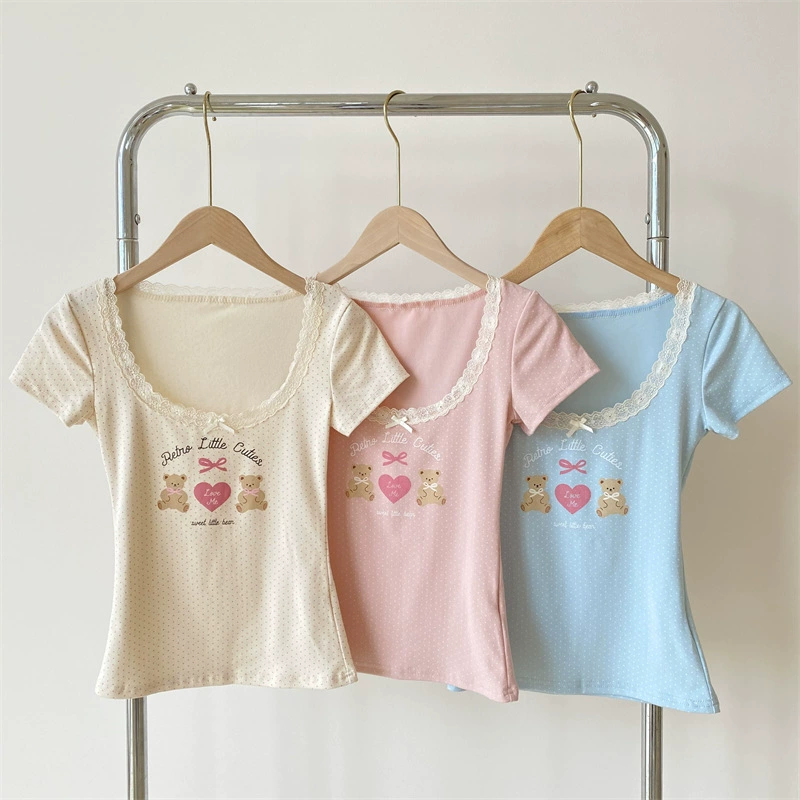 Симпатичная футболка с принтом