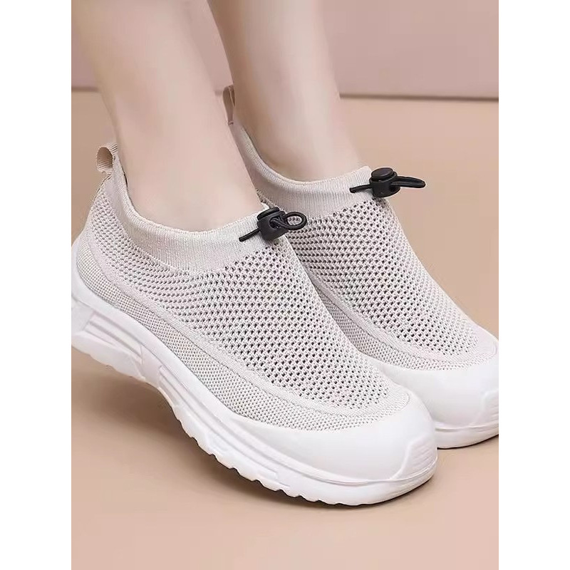 Summer breathable non-slip “mom shoes”